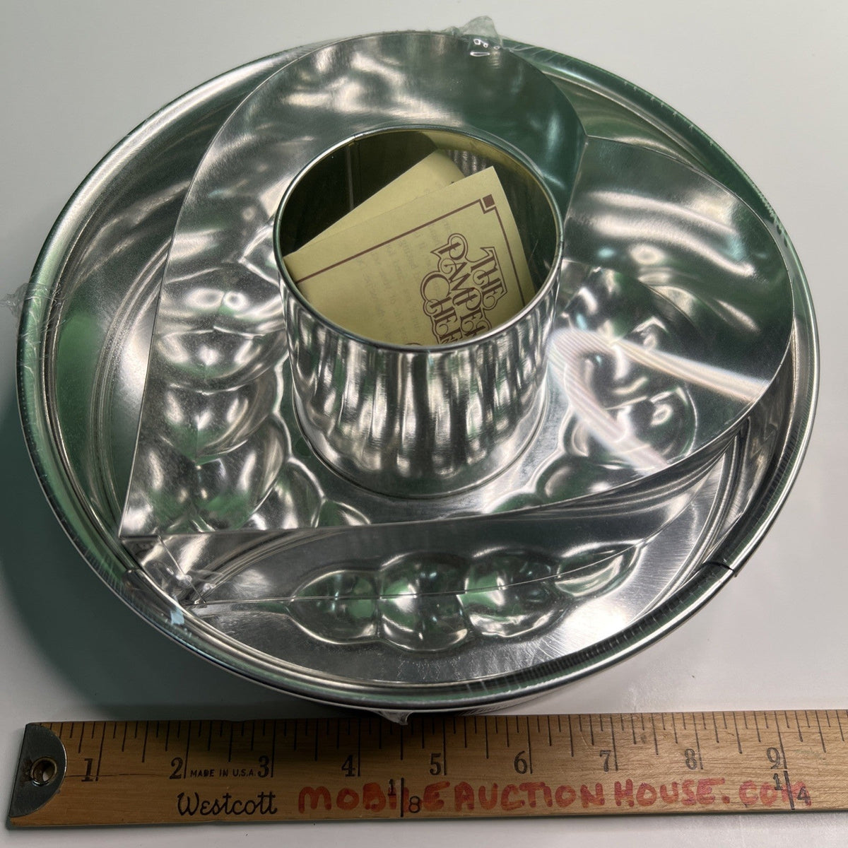 Brand New Sealed 9” Pampered Chef Springform Pan Set Heart Insert