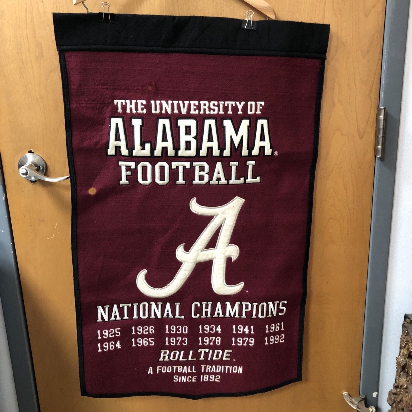 VINTAGE University Of Alabama Football National Champions Wool Banner 36”x23”