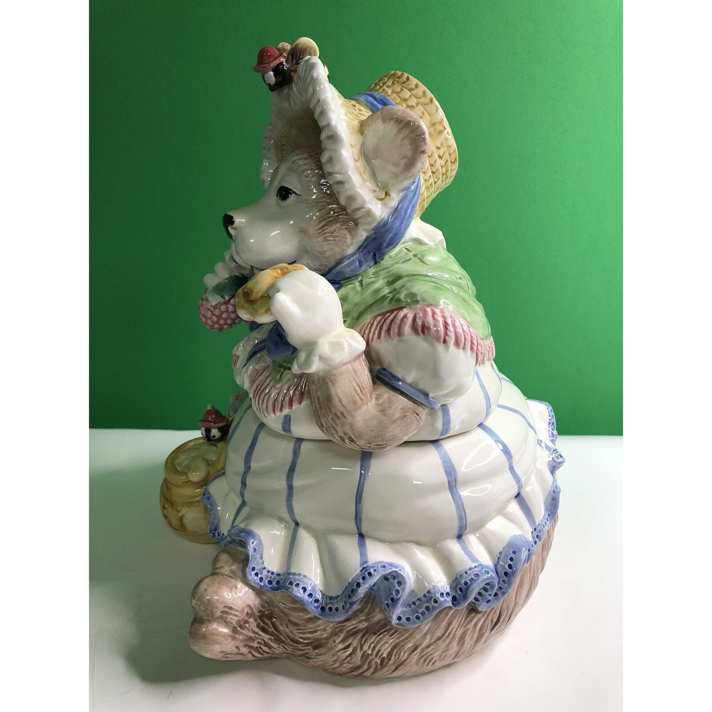 1991 FITZ & FLOYD Large Bonnet Bear COOKIE JAR Bees Honey Pot Blue Ribbon