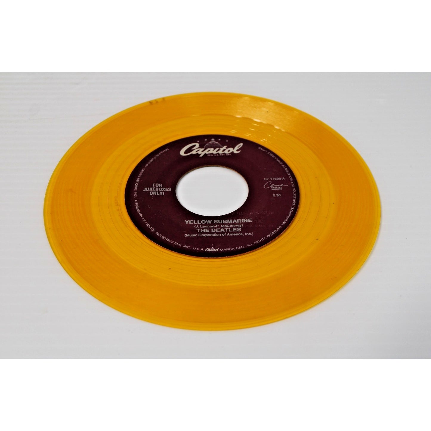 The Beatles-Yellow Submarine/Eleanor Rigby Yellow Vinyl Juke Box Single 45 7"