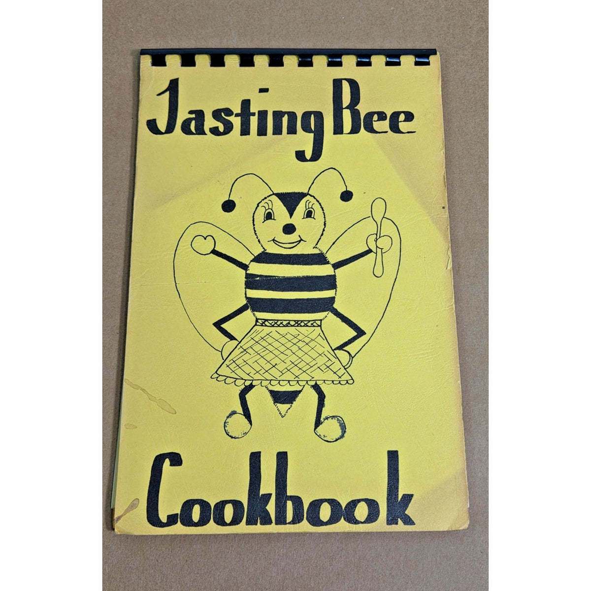 Vintage 1977 Tasting Bee Cookbook - Euless Texas Community Recipes - UMW