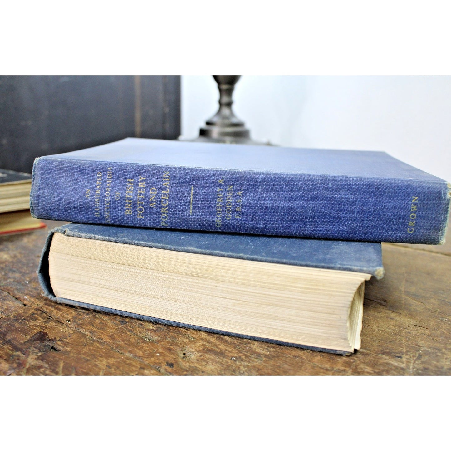 An Illustrated Encyclopedia of British Pottery and Porcelain, Godden, 1967