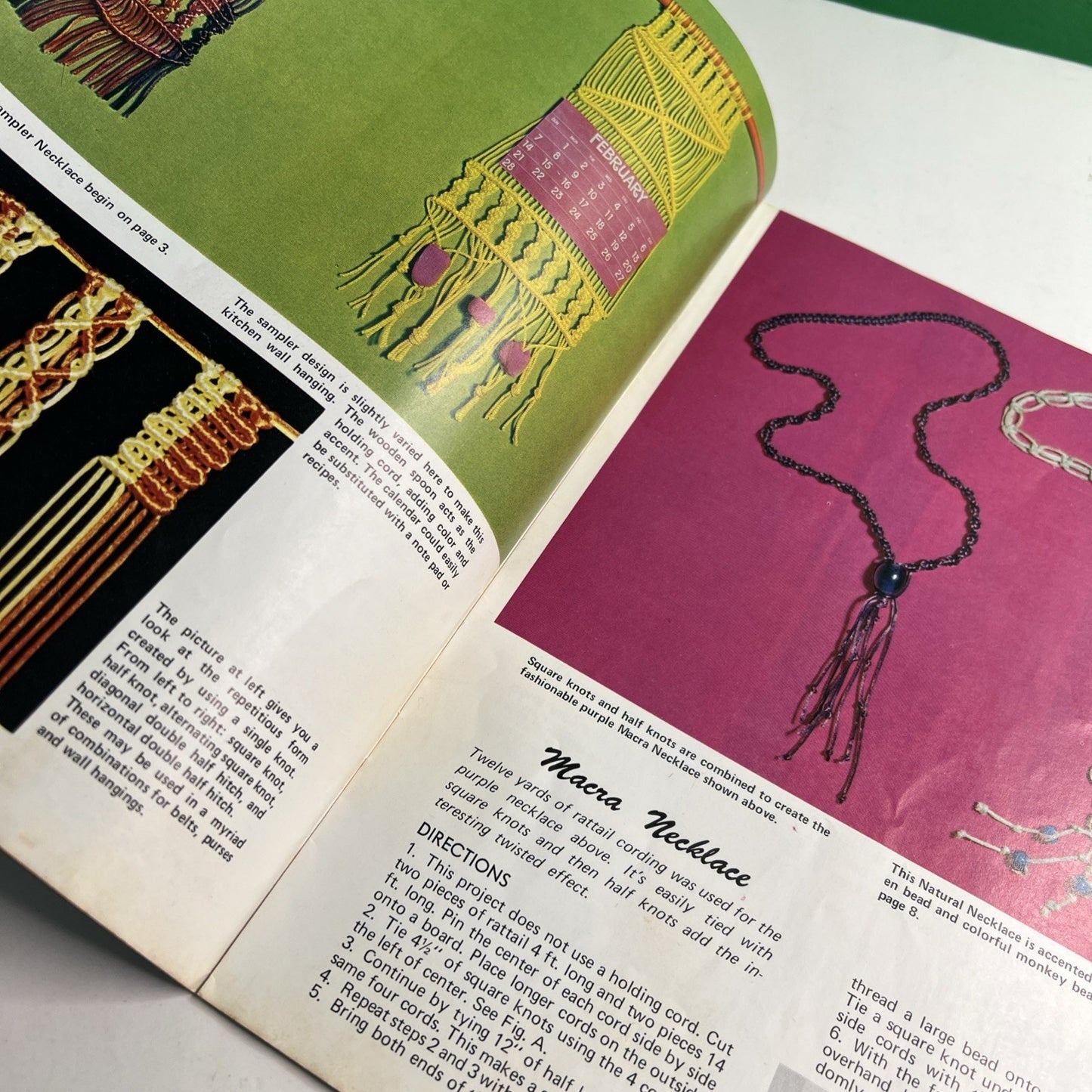 1971 Craft Course H-193 Macrame Start Finish Patterns Purse Necklace Belt Décor
