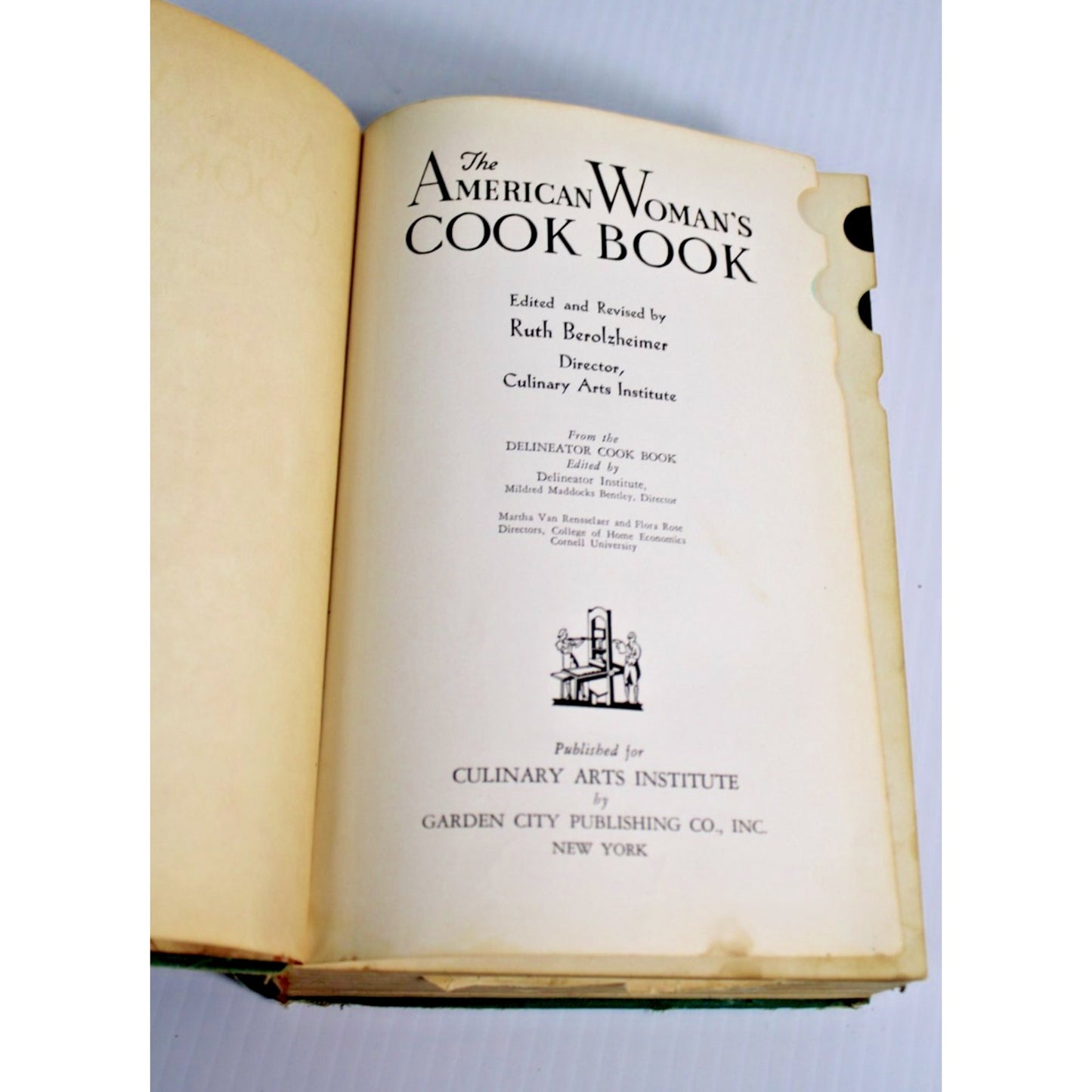 Vintage 1939 The American Woman's Cook Book Hardcover Thumb Indexed