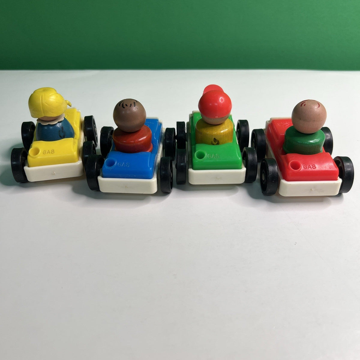 Vintage Fisher Price Little People Lot Of 8 Pieces 4 Cars 4 Drivers