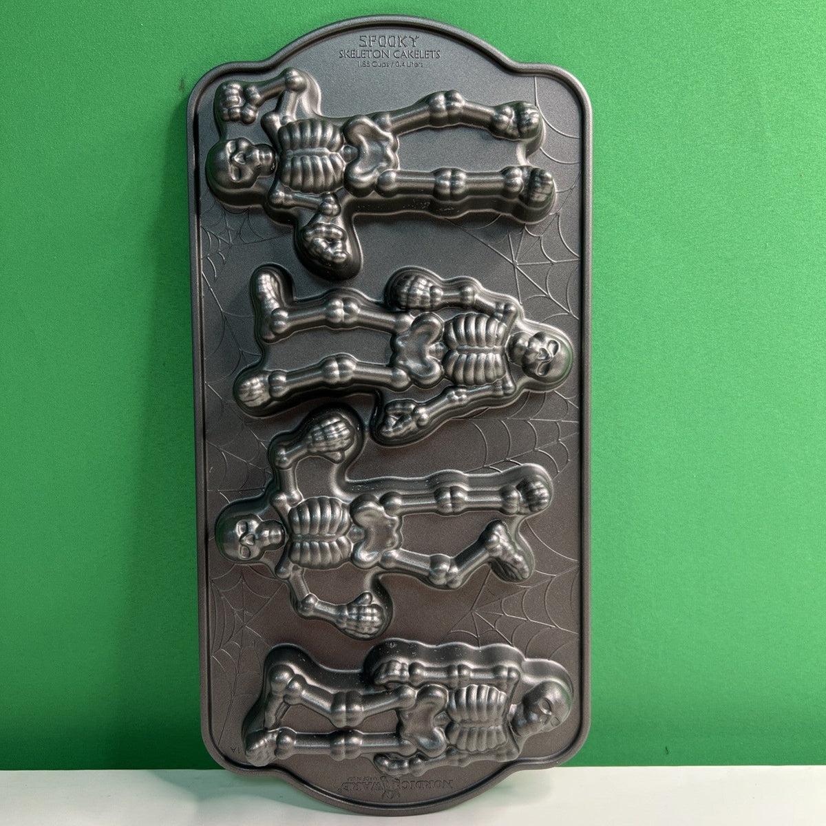 Williams Sonoma Nordic Ware Spooky Skeleton Cakelets Made In USA GUC Halloween