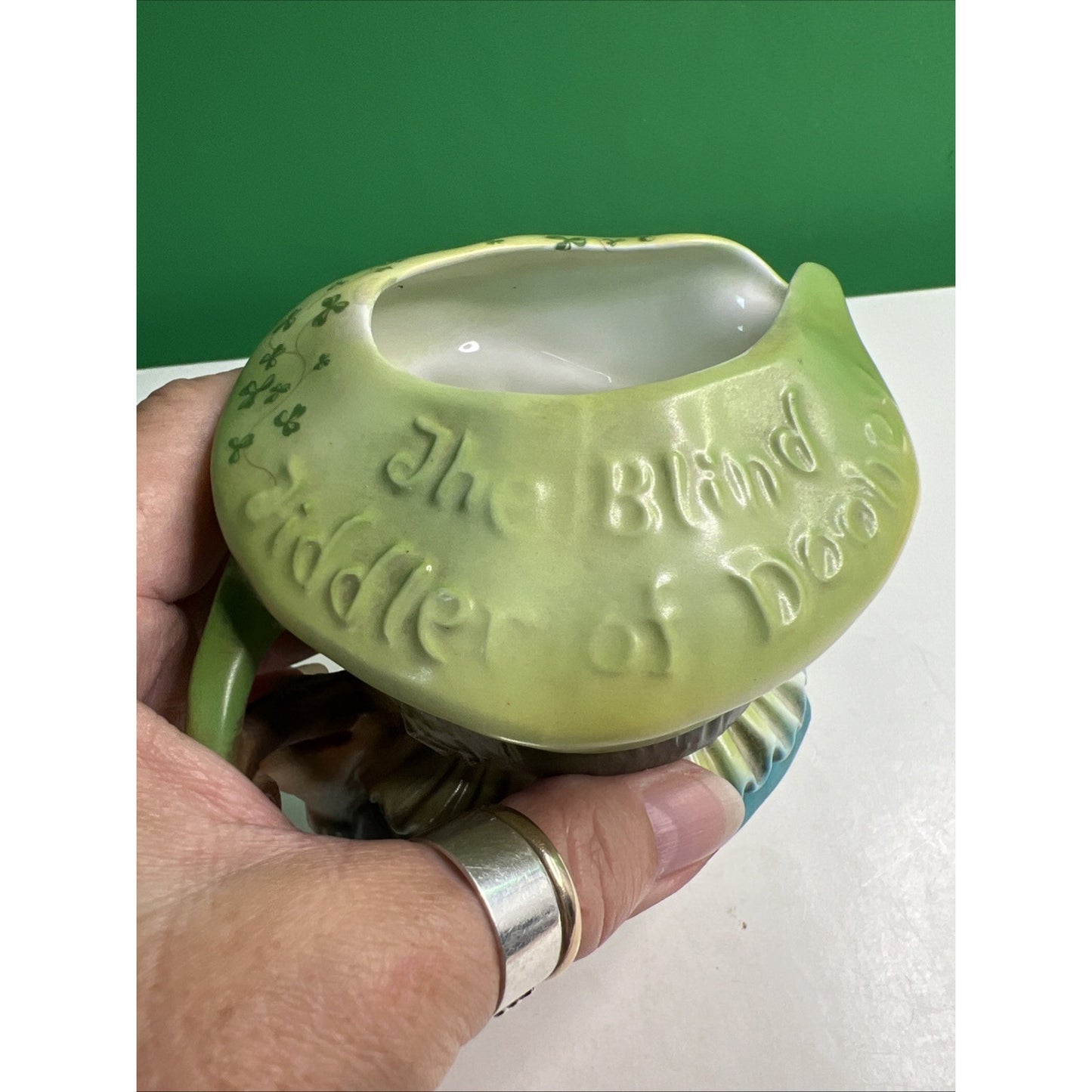 Royal Tara Fine Bone China Toby Jug Handpainted Signed 1992 Blind Fiddler Dooney