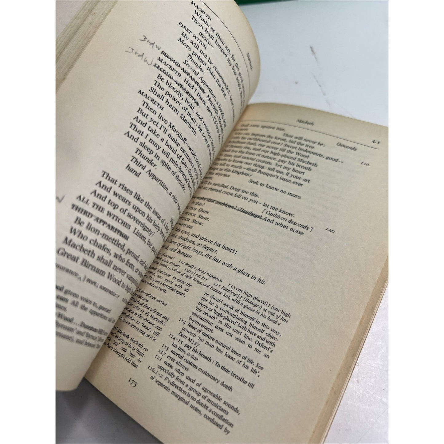 1990 PB MACBETH Shakespeare Illustrated Oxford