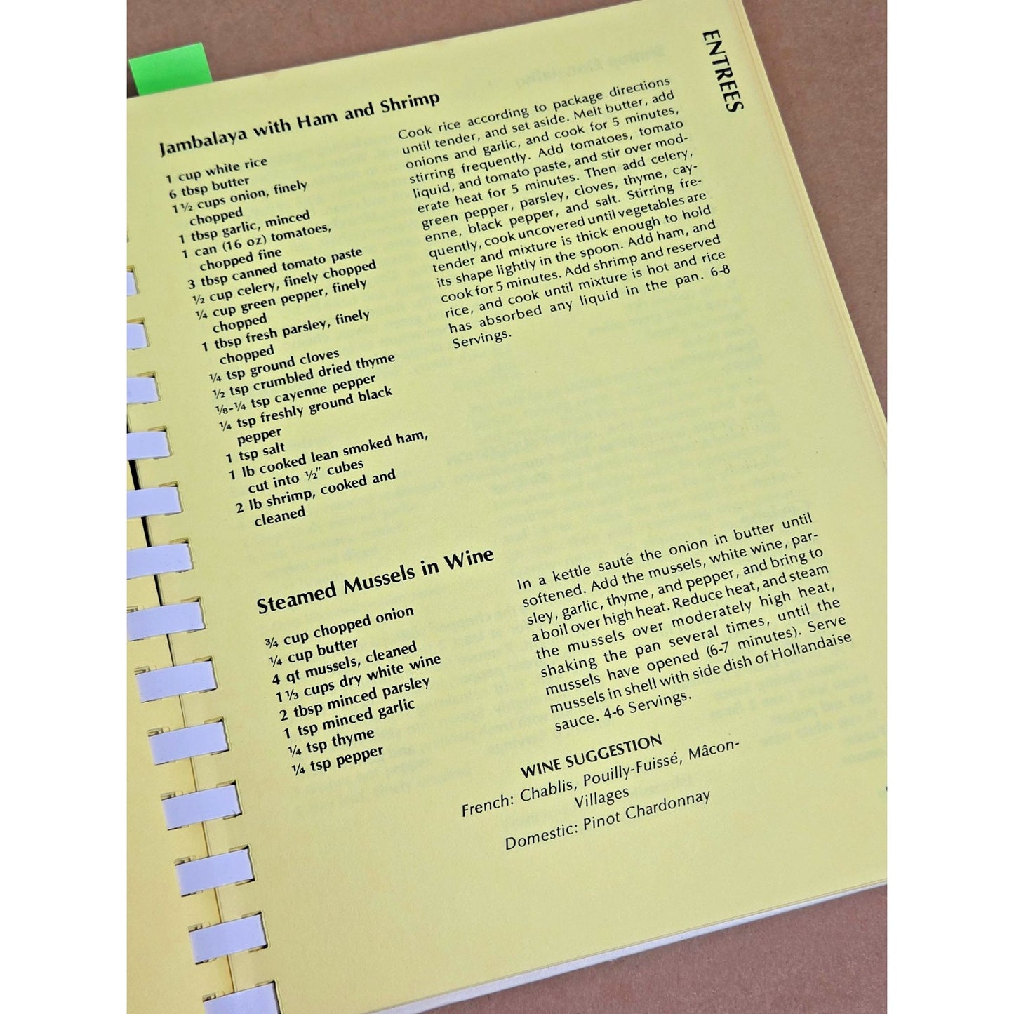 Vintage 1983 An Invitation To Dine Cookbook Robert Crown Center Hinsdale IL