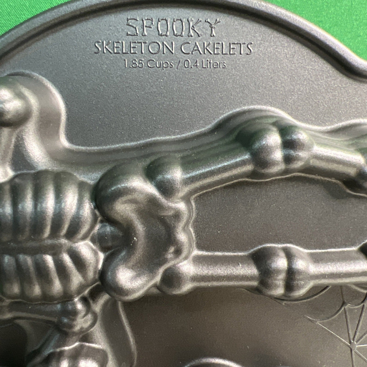 Williams Sonoma Nordic Ware Spooky Skeleton Cakelets Made In USA GUC Halloween