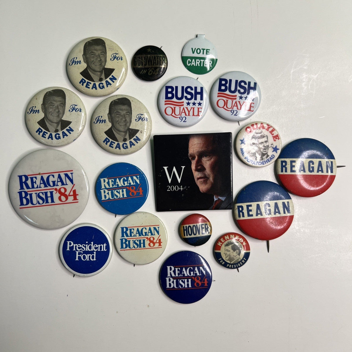 Lot 18 Presidential Campaign Pinback Buttons Reagan Goldwater Hoover Bush Carter