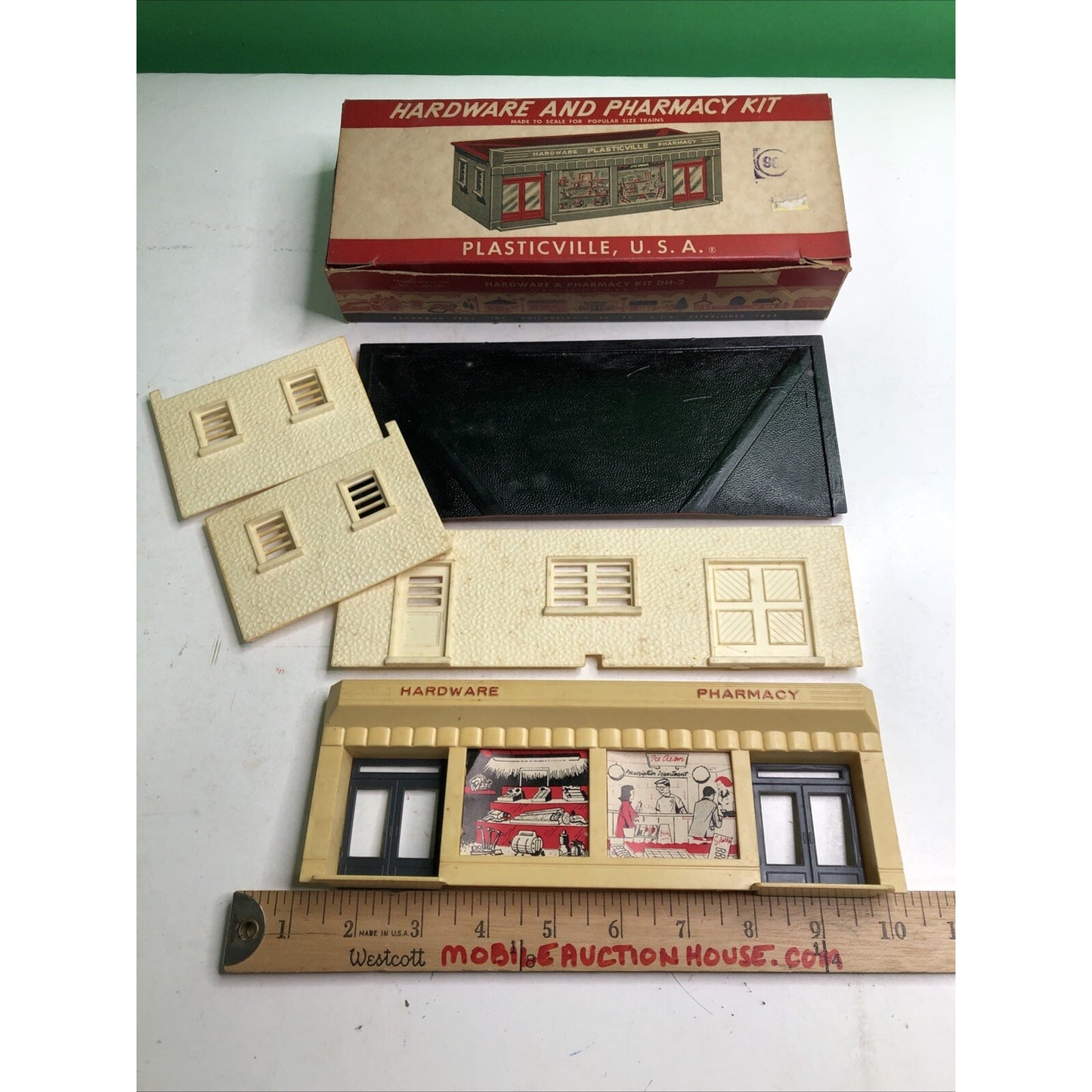 PLASTICVILLE O/S GAUGE HARDWARE and PHARMACY STORE DH-2 KIT VINTAGE 1952