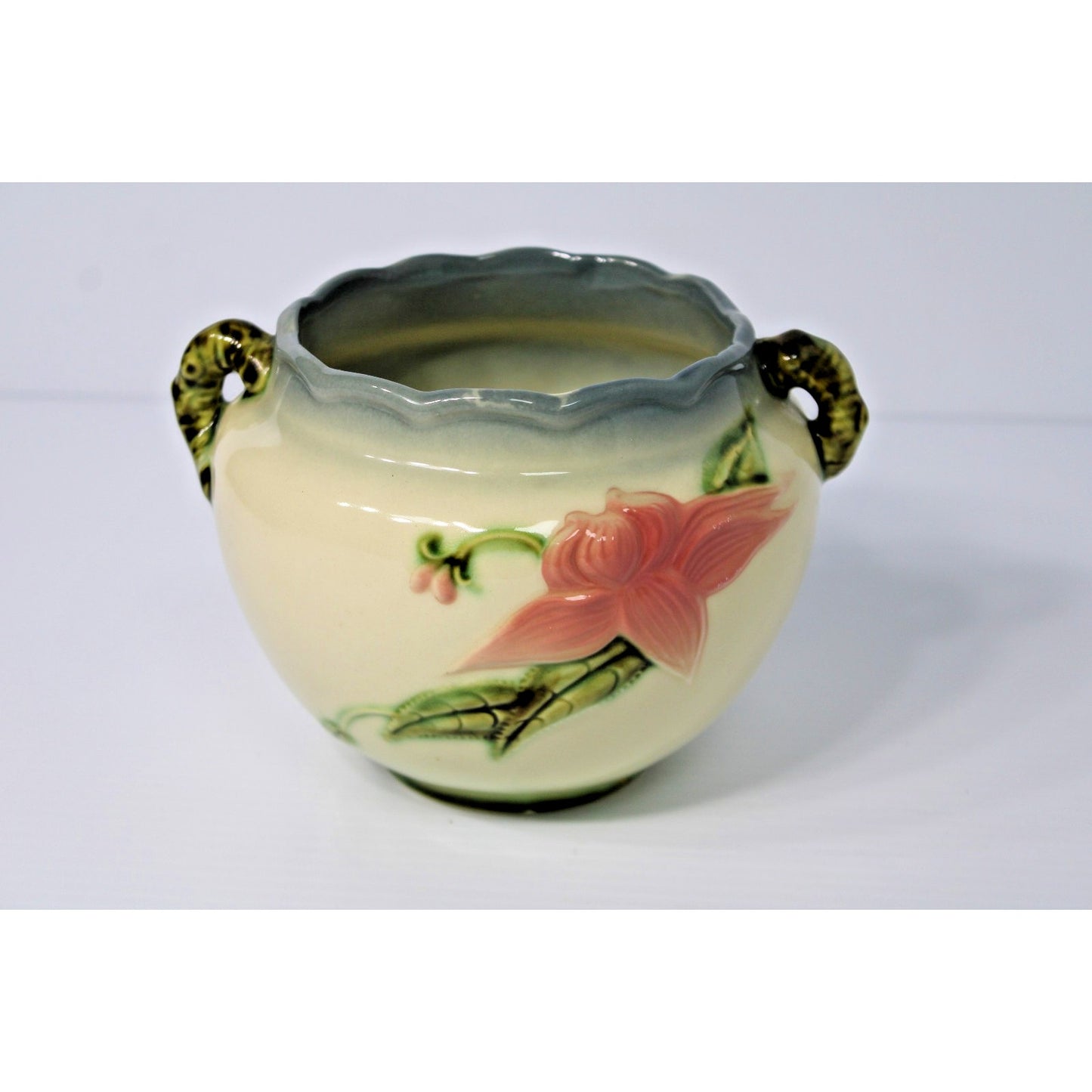 Pristine! Vintage HULL Pottery Woodland Jardiniere Planter Vase W7 5-1/2"