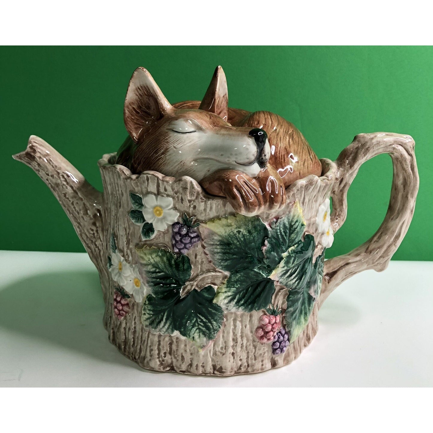 1990 Retired FITZ & FLOYD Sleeping Fox On Tree Stump With Berry Vine TEAPOT 32oz