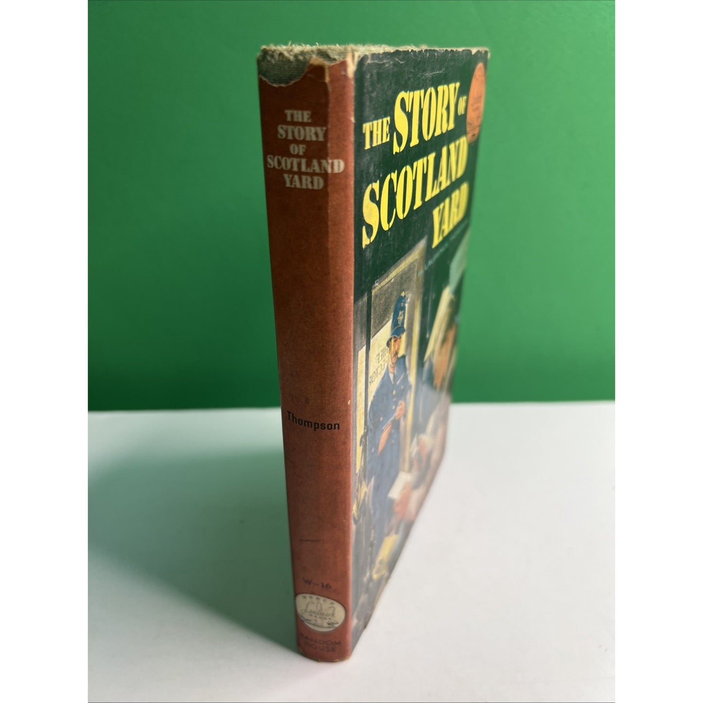 The Story of Scotland Yard by Laurence Thompson HC DJ Landmark W-16 Illustrated