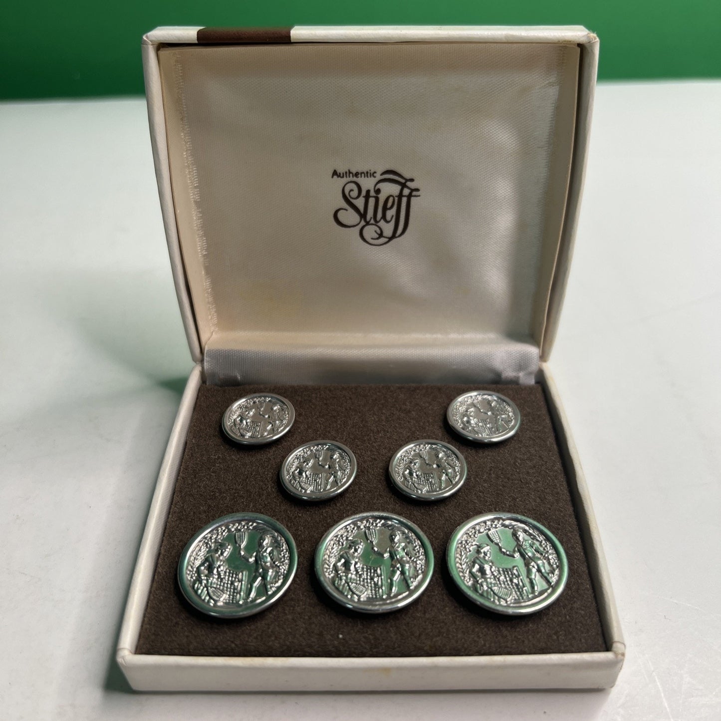 Stieff Smithsonian Series 7 Piece Boxed Set Silver Pewter Buttons Badminton