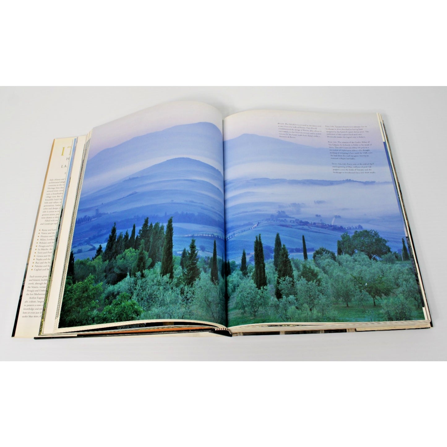 Italy: History and Landscape- Eugene Beer, 2006 HC/ DJ EXCELLENT Travel, Photos