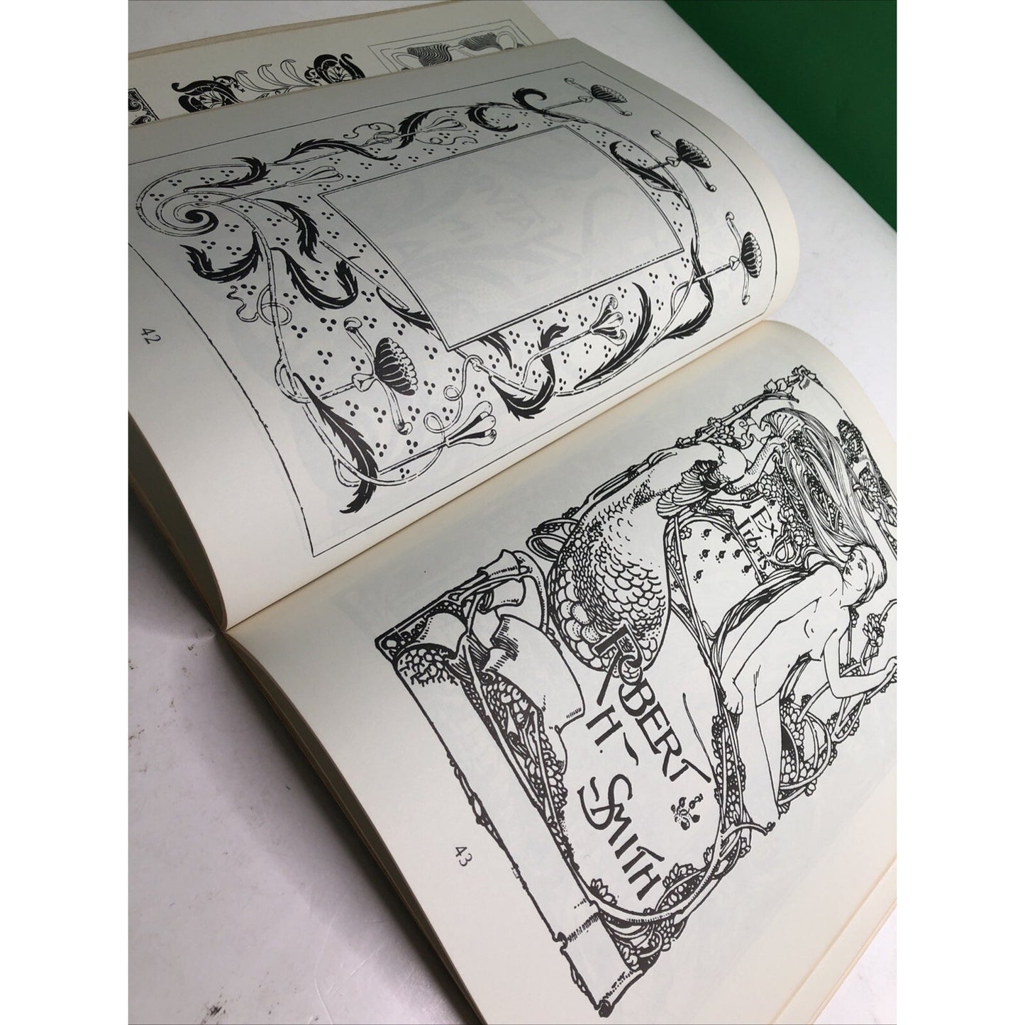 Art Nouveau : An Anthology of Design and Illustration Dover 1969 Edmund Gillon