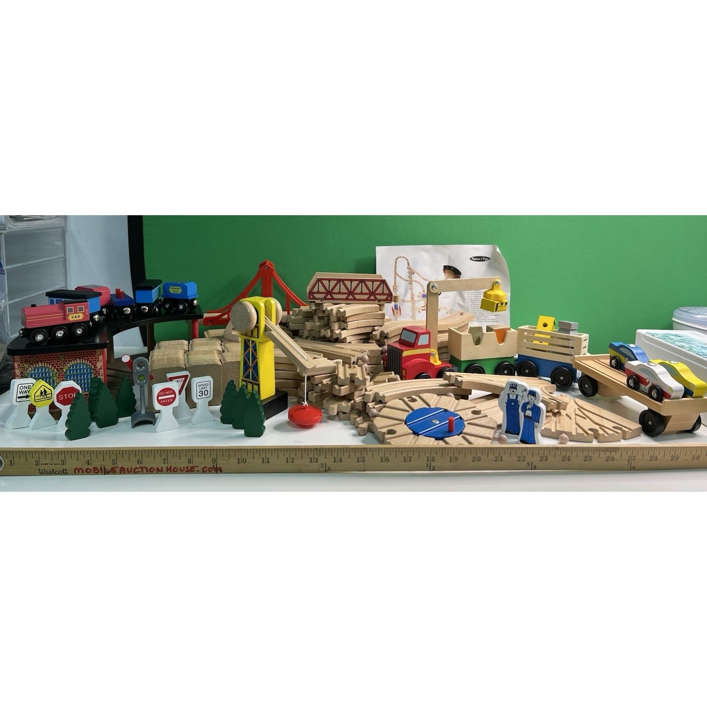 Wooden Train Railway Set 140+pcs Brio Compatible Track & Trains Melissa & Doug