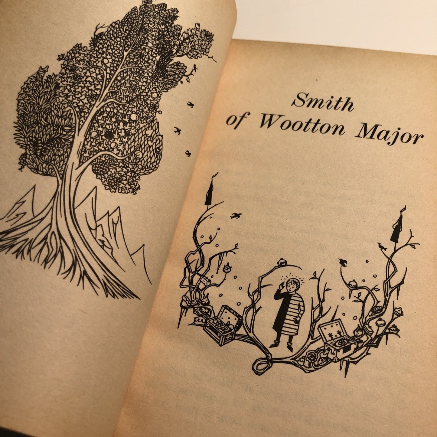 J.R.R. TOLKIEN SMITH OF WOOTTON MAJOR & FARMER GILES OF HAM 1977 Paperback