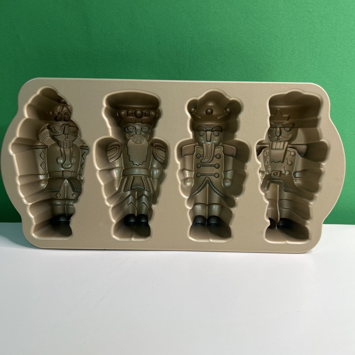 Nutcracker Sweets Nordic Ware Nonstick Cakelet Cake Baking Bake Pan Christmas