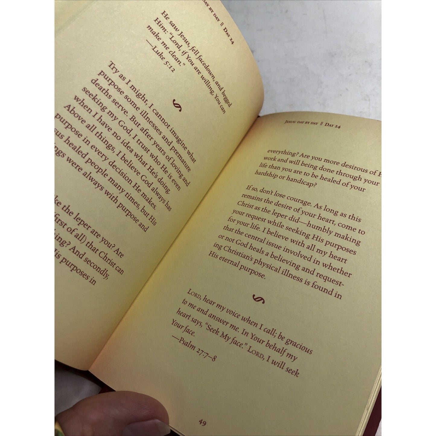 Jesus Day by Day - Beth Moore - 2013 Red Leather Bound Devotional 6.25 x 4.25