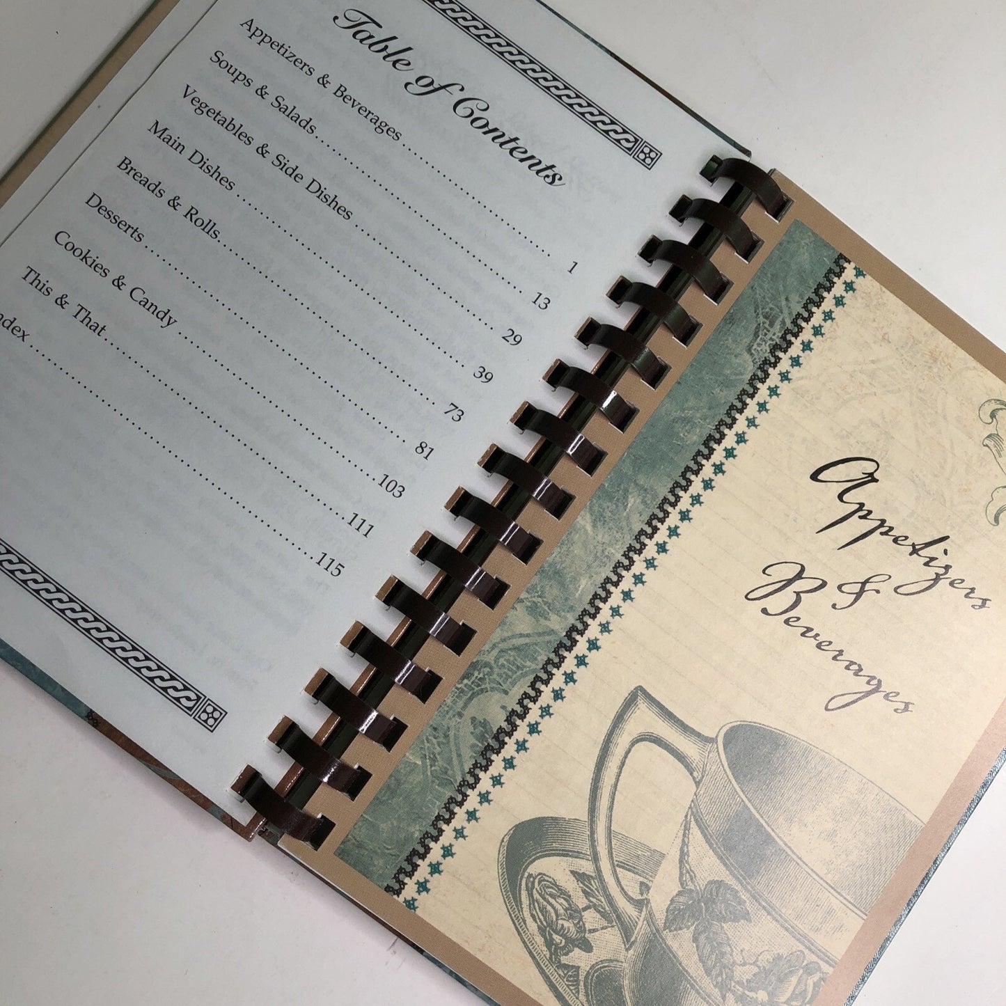 2013 Recipes From The Swamp Bowling Green, Kentucky Cookbook Greenwood High