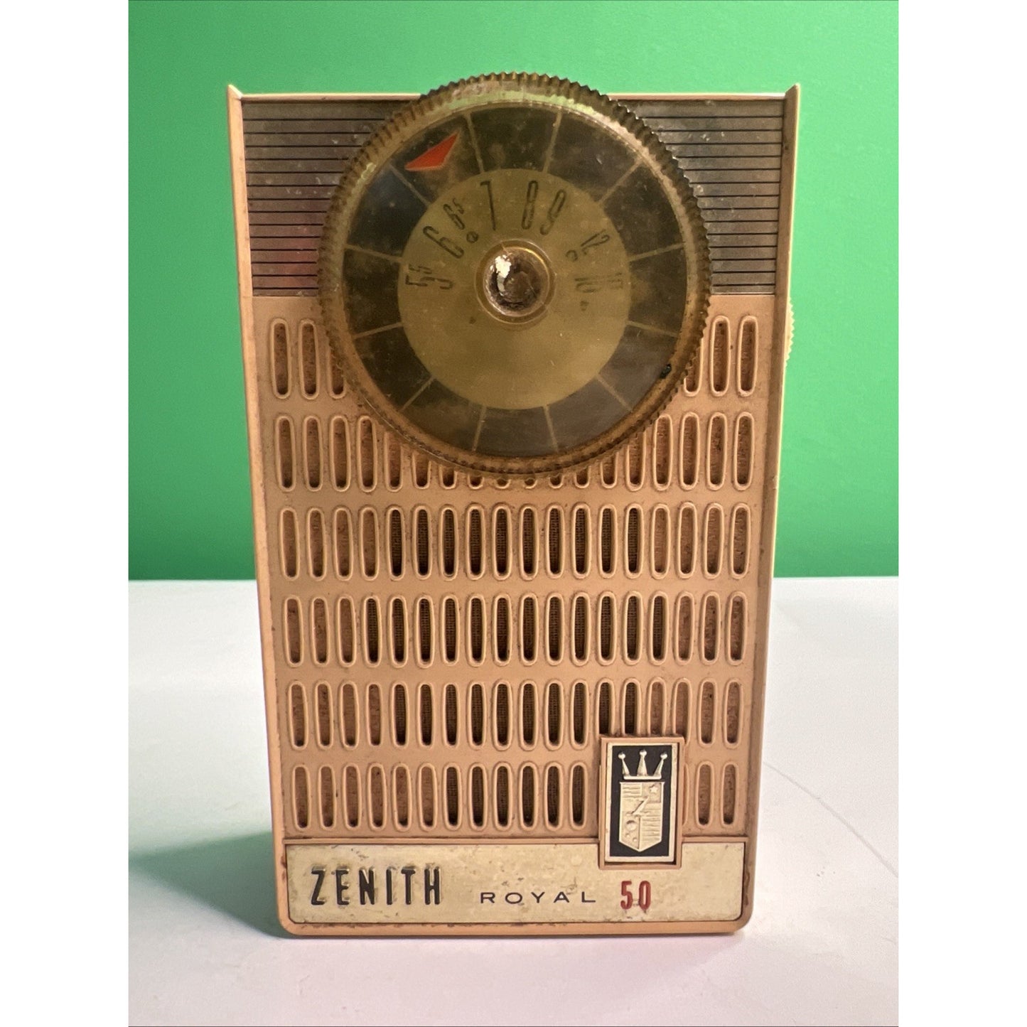 Zenith Royal 50 AM Transistor Radio Audio Present Cream/Tan