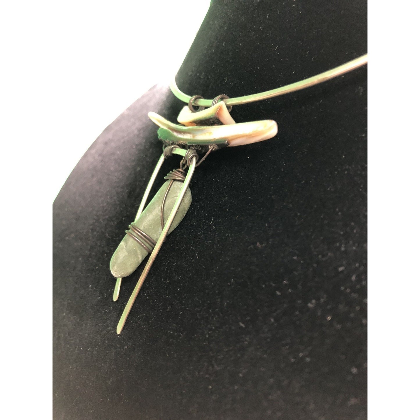 Vintage Stone Shell Metal Wire Wrapped Collar Choker Necklace Pendant
