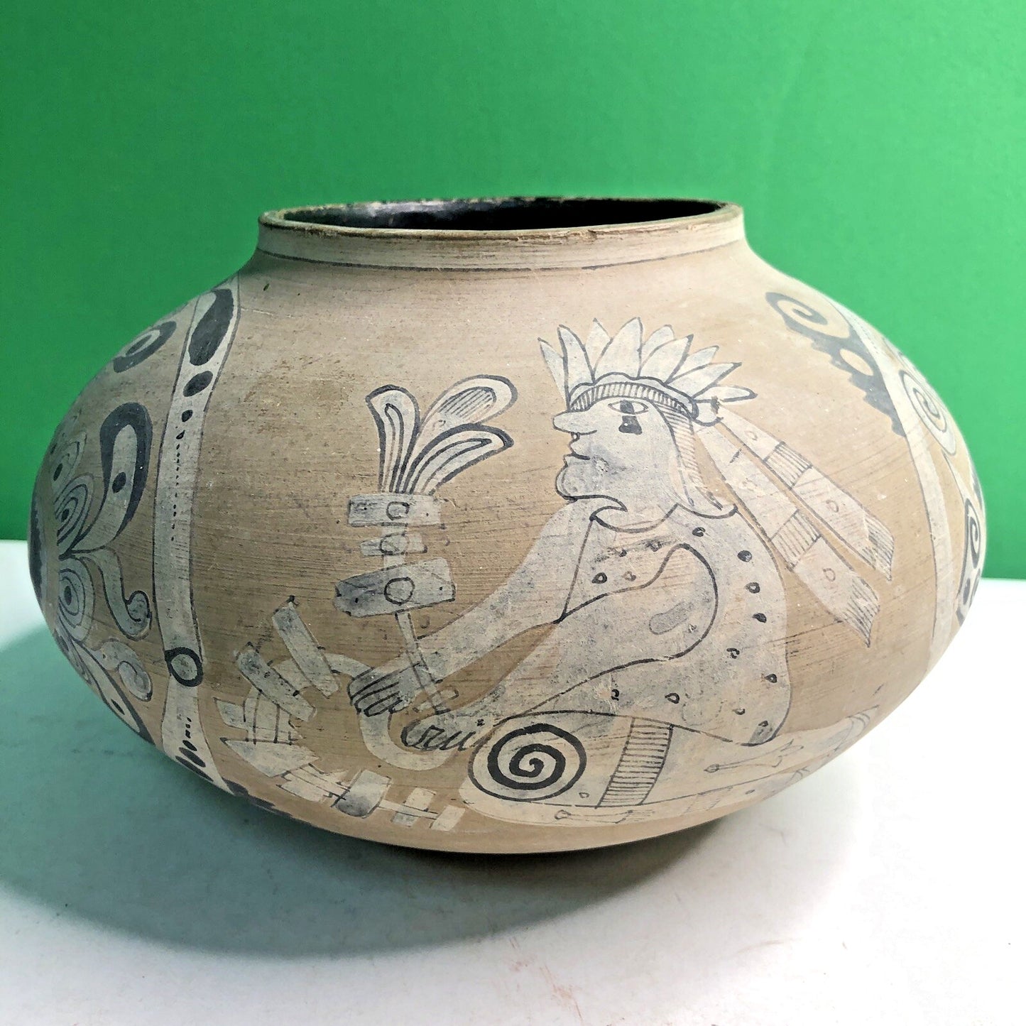 Native American Or Mata Ortiz Style Handpainted Pottery Vase Pot Polychrome