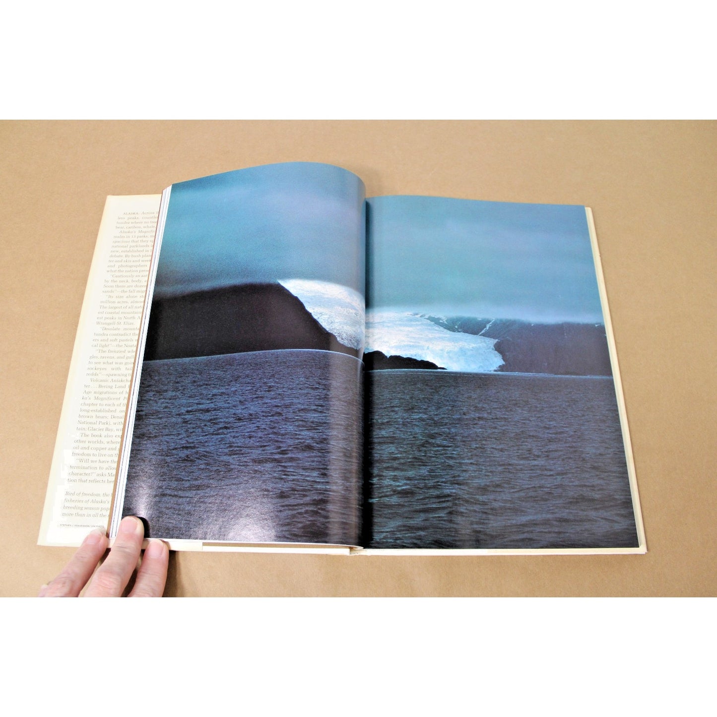 Alaska's Magnificent Parklands (National Geographic), 1984 Hardcover w/ DJ