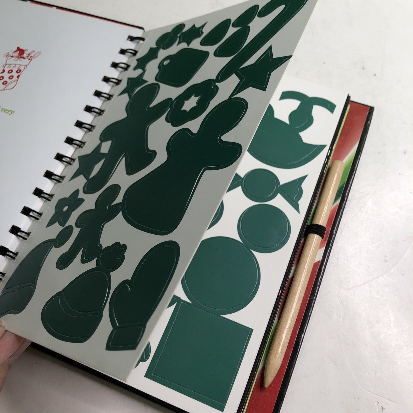 Merry Christmas Scratch and Sketch: An Art Activity Book for Aspiring Artists