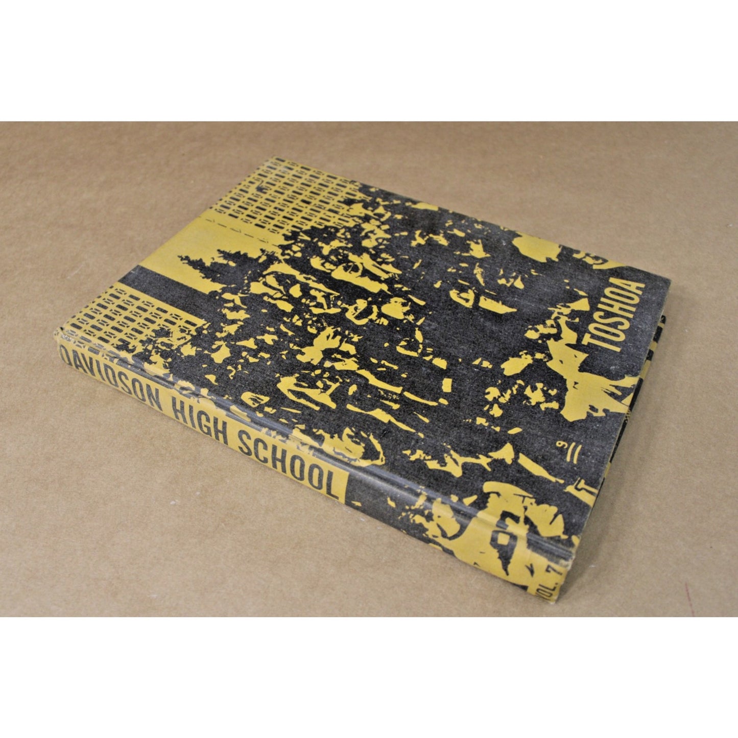 1969 Davidson High School Mobile, Alabama Toshoa Yearbook