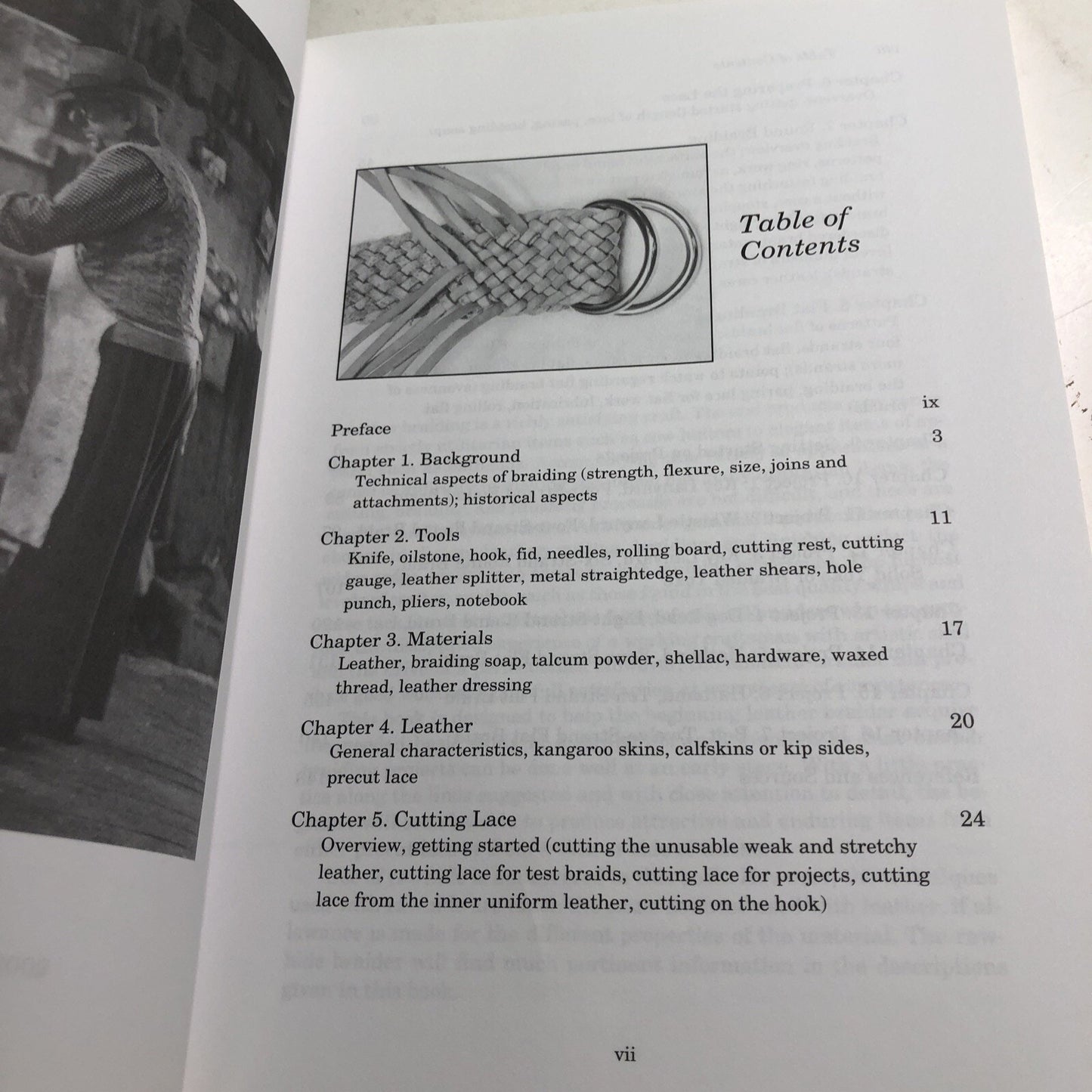 Braiding Fine Leather: Techniques of the Australian Whipmakers by David W Morgan