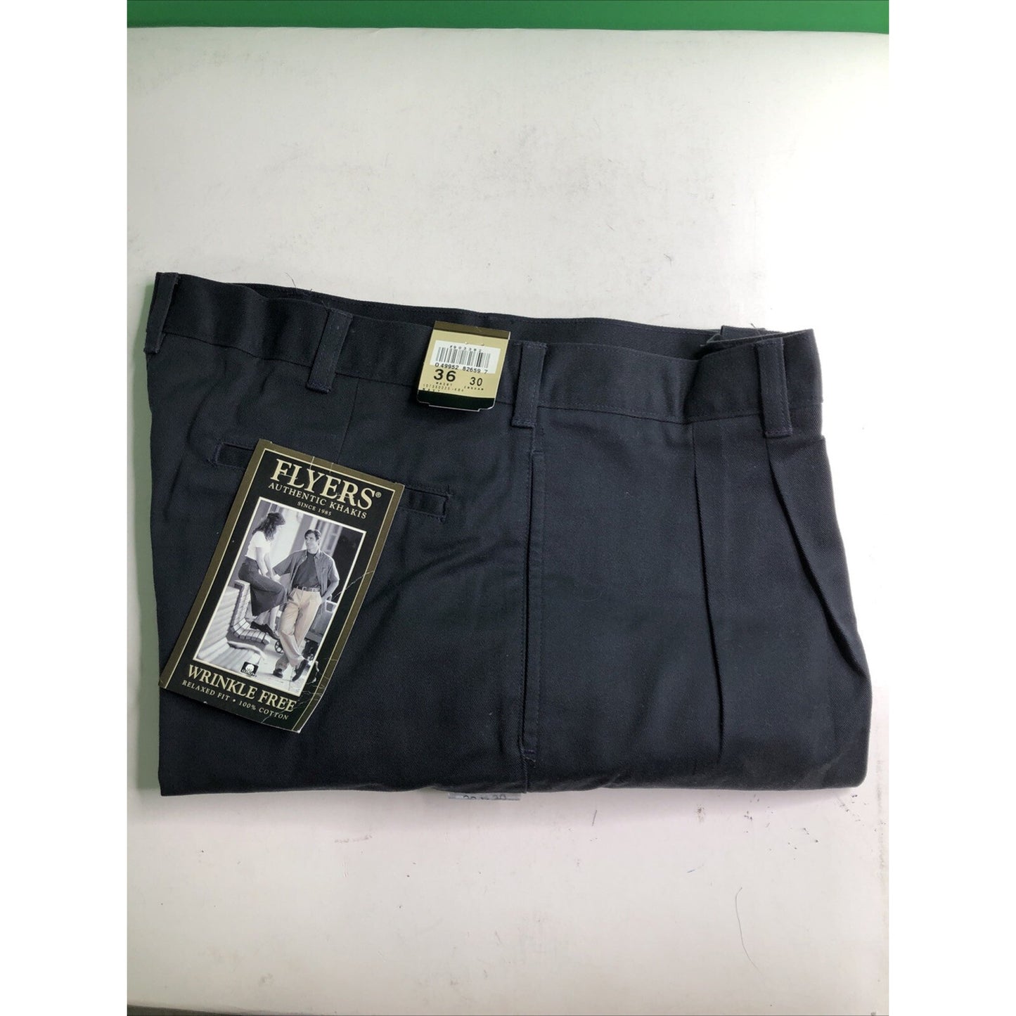 New With Tags FLYERS Pleated KHAKI Pants Mens Wrinkle Free Relaxed Fit 36 x 30