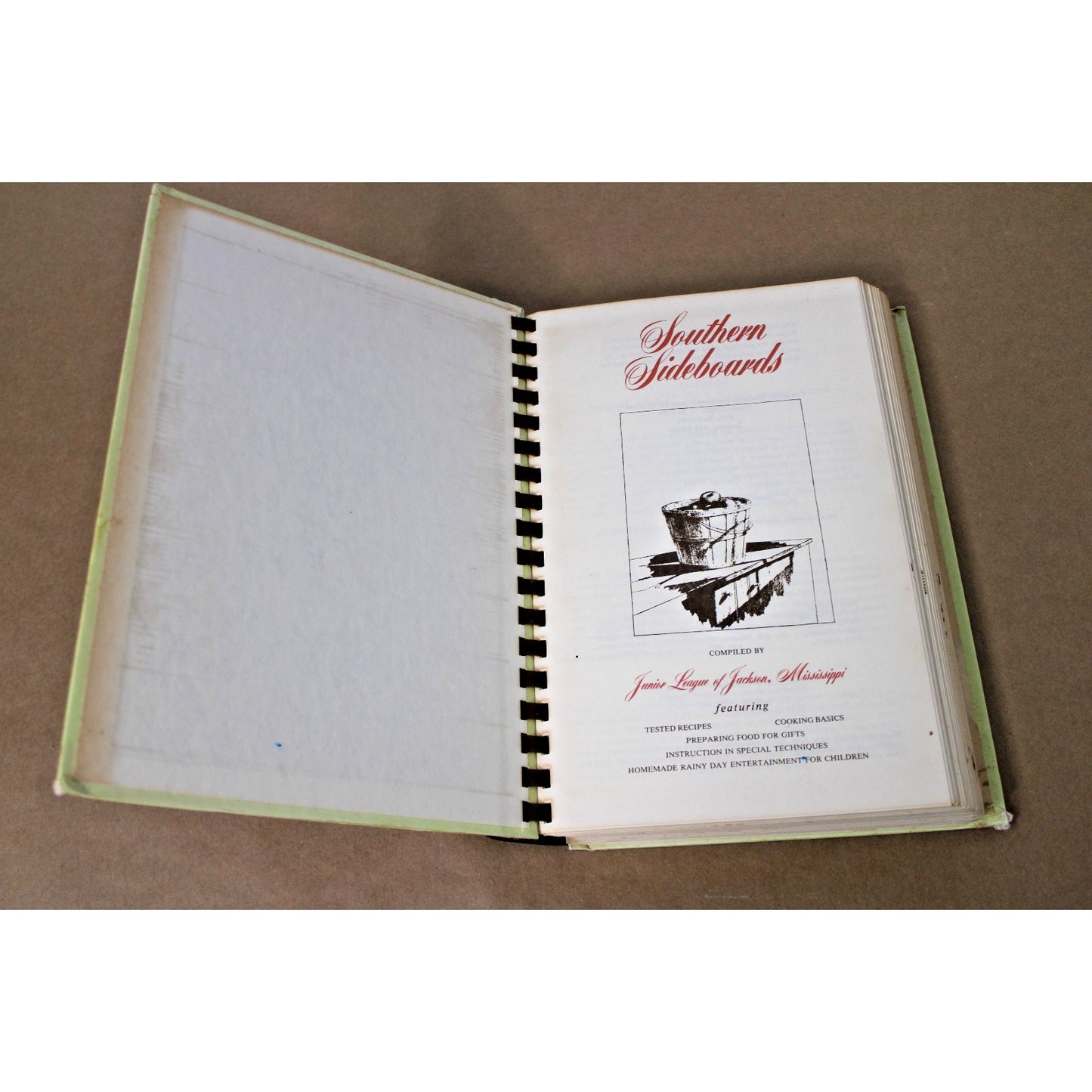 "Southern Sideboards" Jr League Of Jackson Mississippi COOKBOOK Vintage 1980