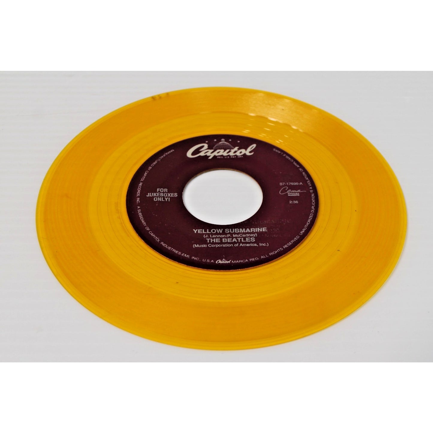 The Beatles-Yellow Submarine/Eleanor Rigby Yellow Vinyl Juke Box Single 45 7"