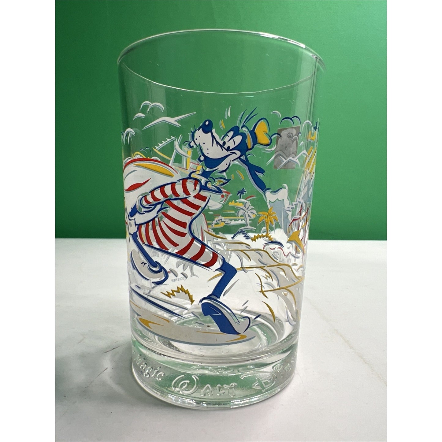 Walt Disney World 25th Anniversary McDonald's Tumbler Goofy Typhoon Lagoon