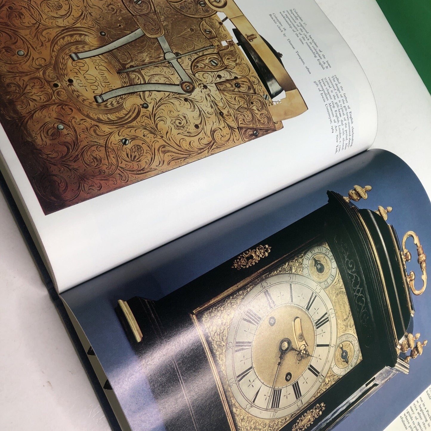 CLOCKS (THE SMITHSONIAN ILLUSTRATED LIBRARY OF ANTIQUES) Douglas H. Shaffer 1980