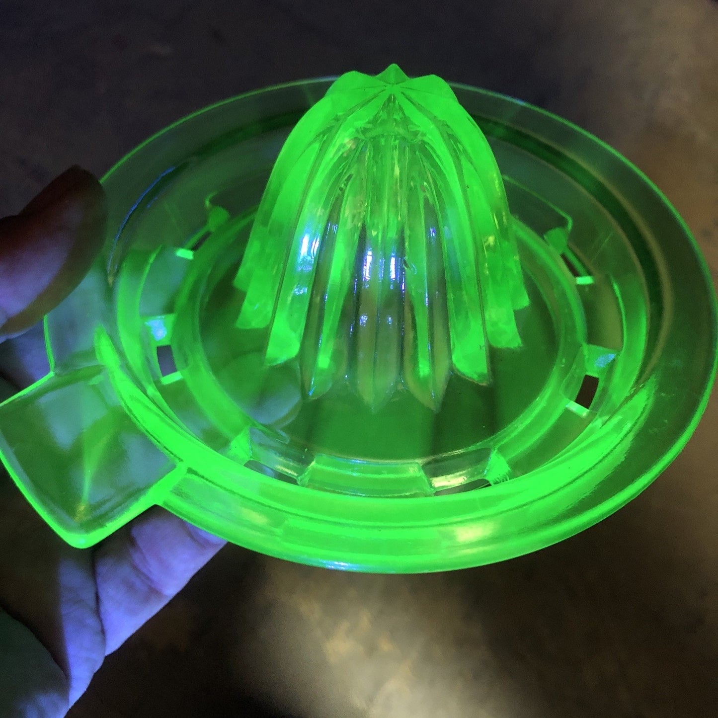 Vintage Green Uranium Glass Citrus Reamer Juice Extractor 5.75 INCH Glows UV