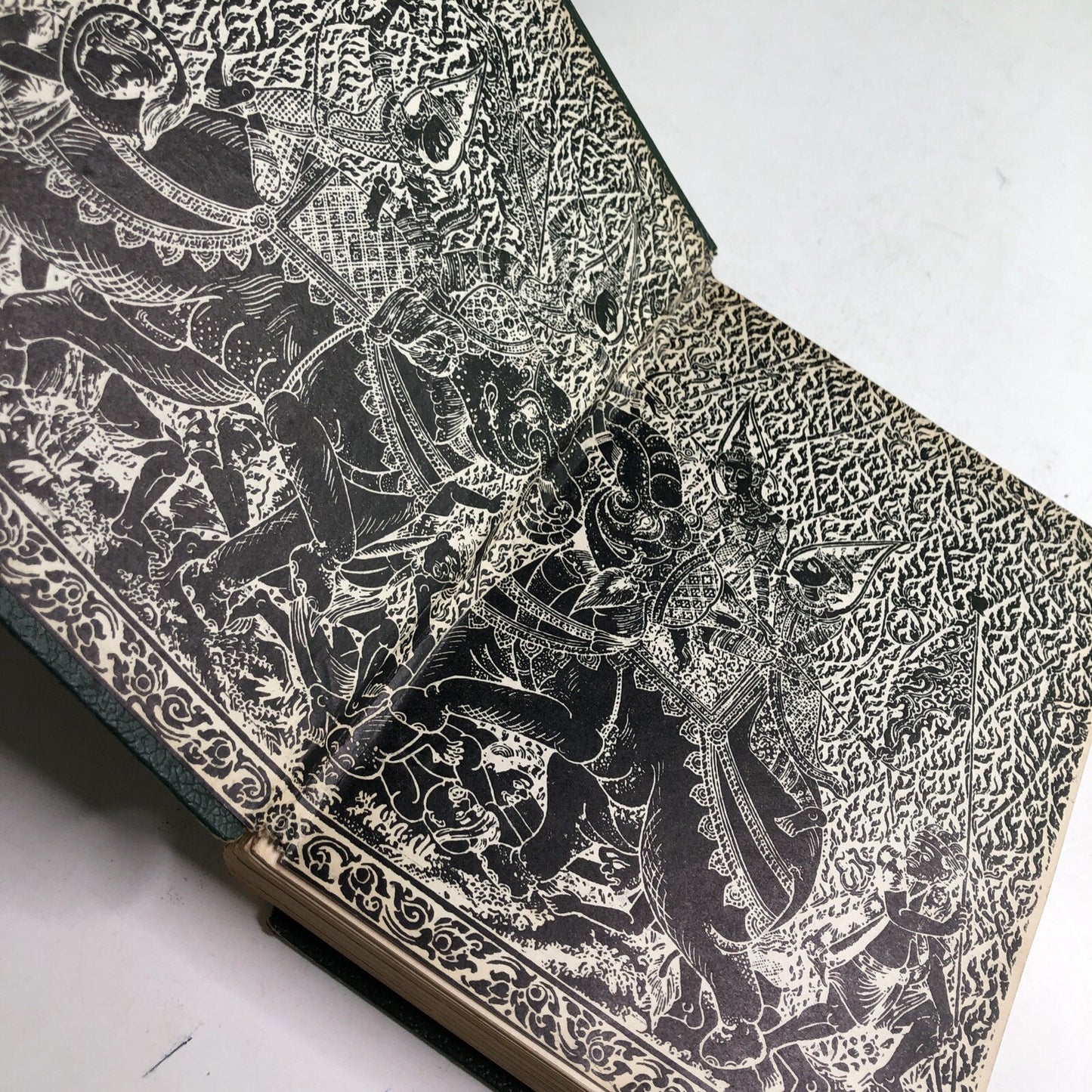 A New Guide to Bangkok - KIM KOSIYABONGS, JAIVID RANGTHONG - 3rd Edition 1954