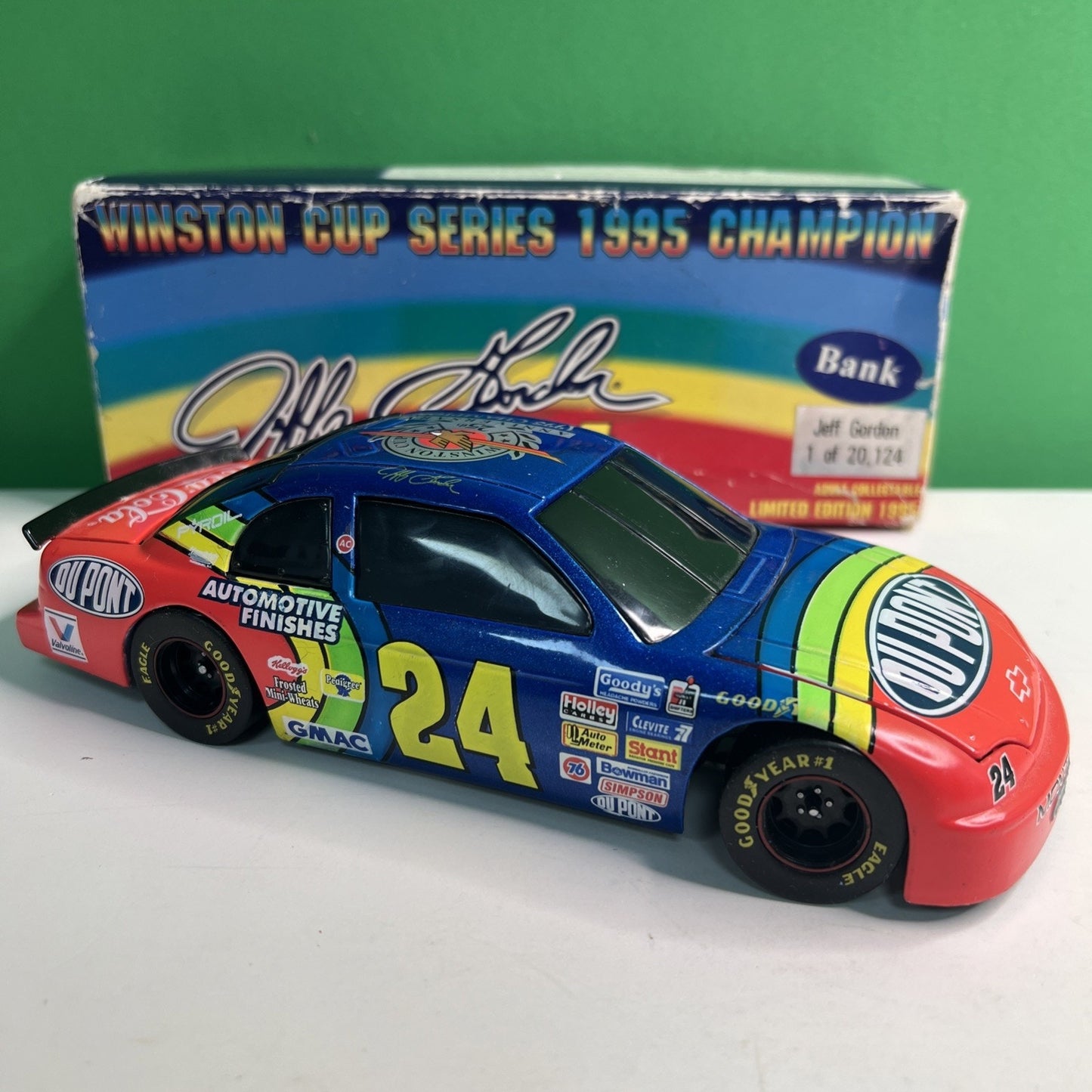 1995 Jeff Gordon Dupont Champion 1/20,124 Black Window Bank NASCAR Diecast
