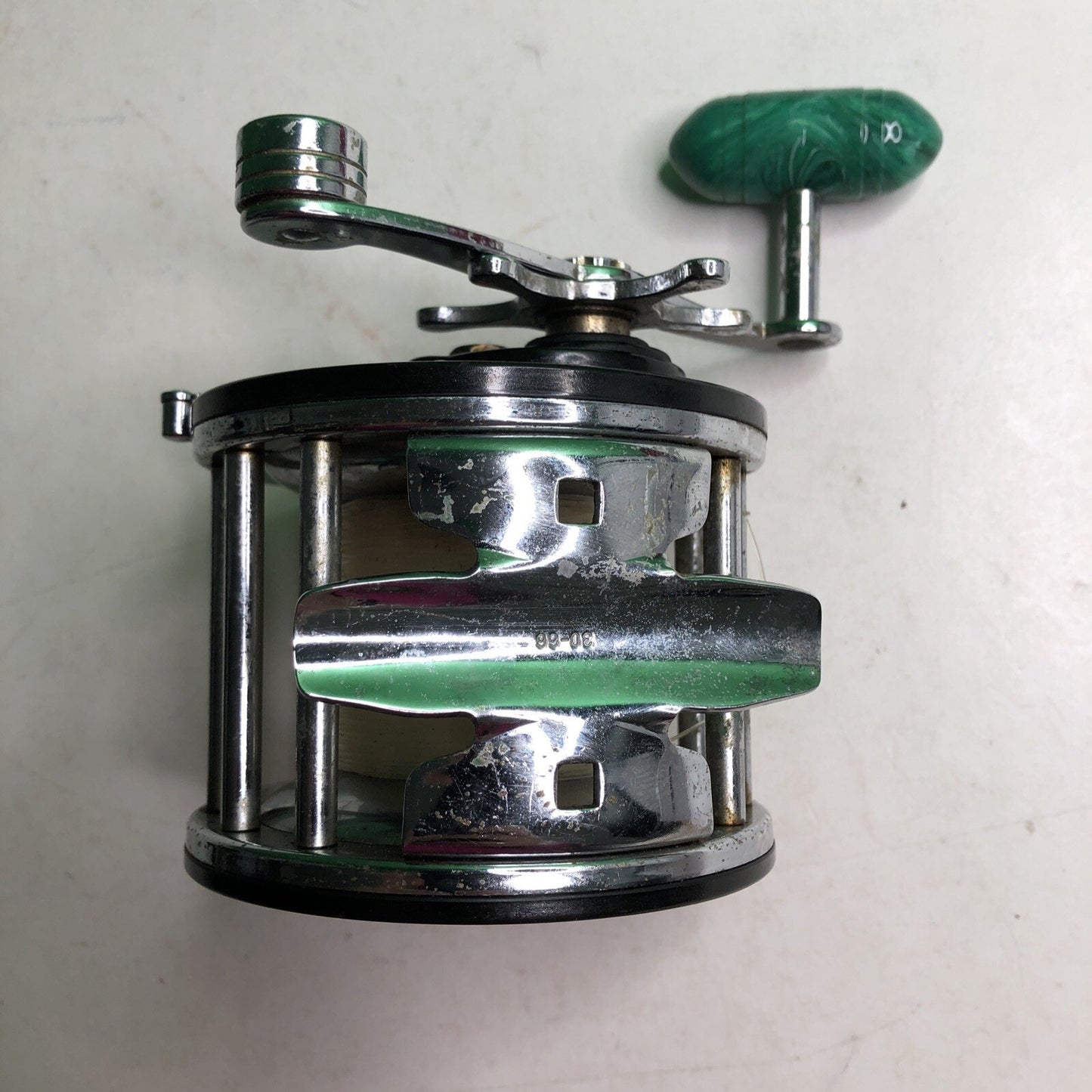 RARE Vintage Penn Long Beach 66 Fishing Reel Great Condition Marbled Green Knob