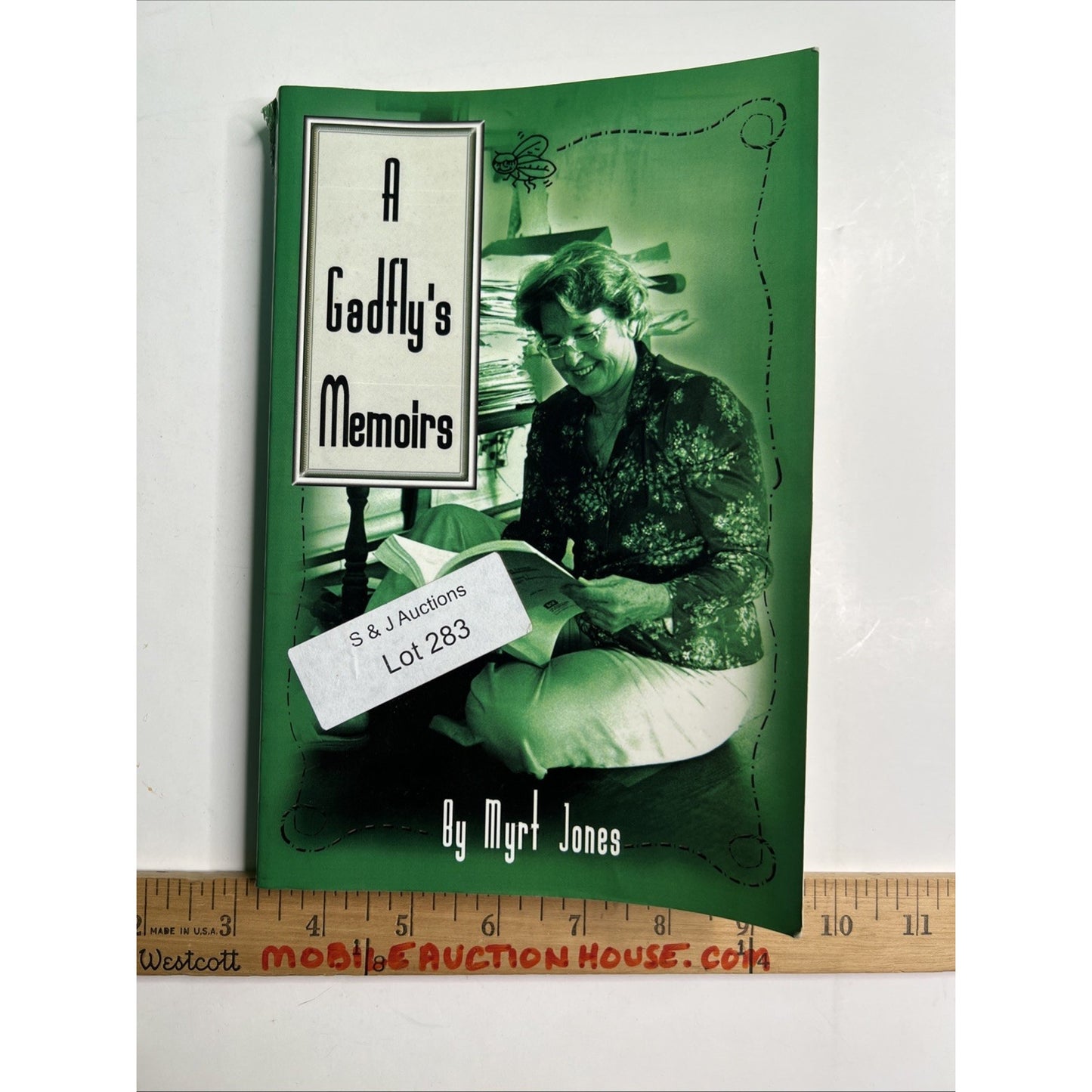 A Gadfly's Memoirs by Myrt Jones (2002 PB) SIGNED BY AUTHOR