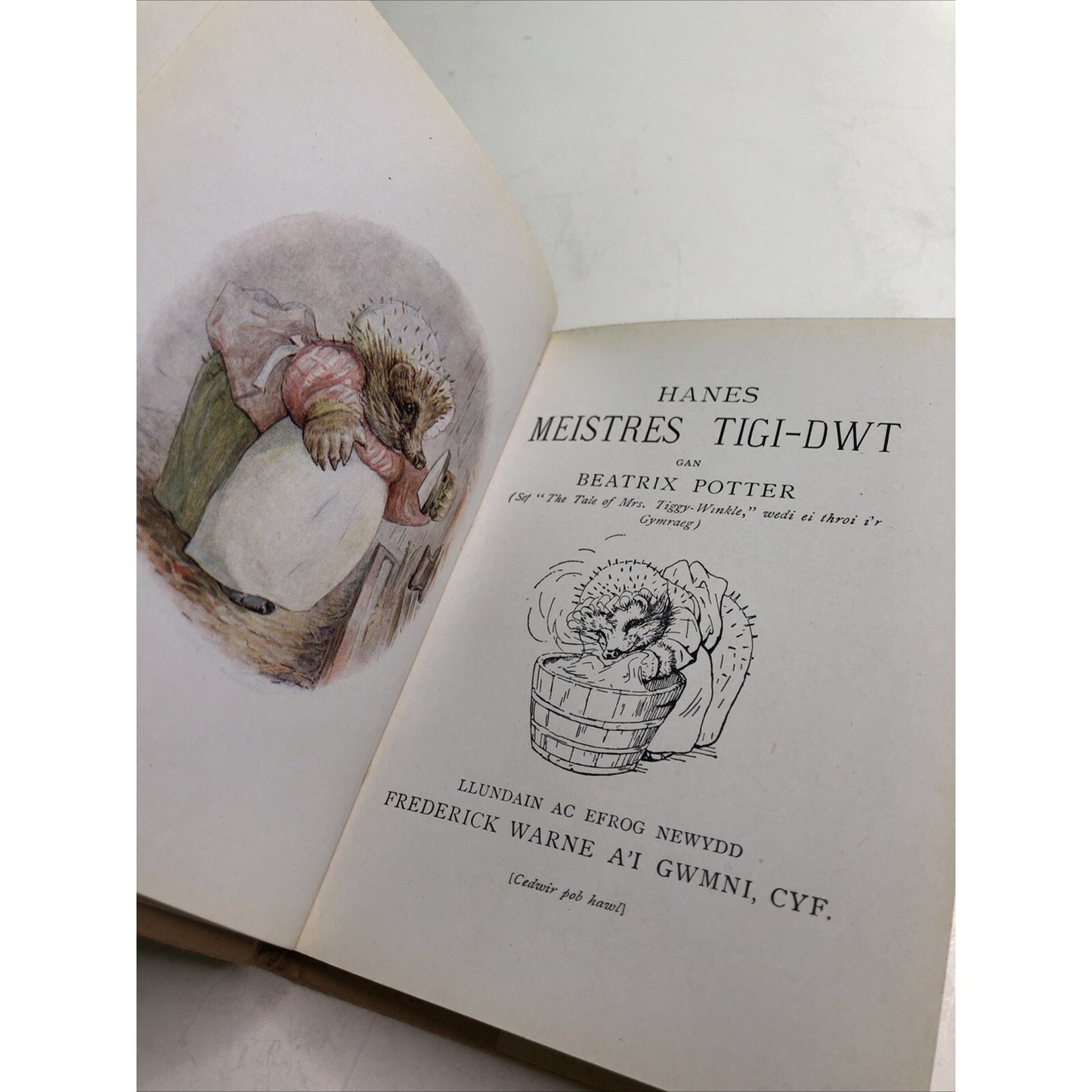 Beatrix Potter: Hanes Meistres Tigi-Dwt (1947) - Rare early Welsh Tiggy-Winkle