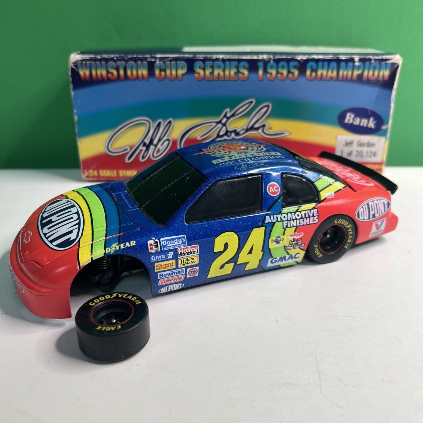 1995 Jeff Gordon Dupont Champion 1/20,124 Black Window Bank NASCAR Diecast