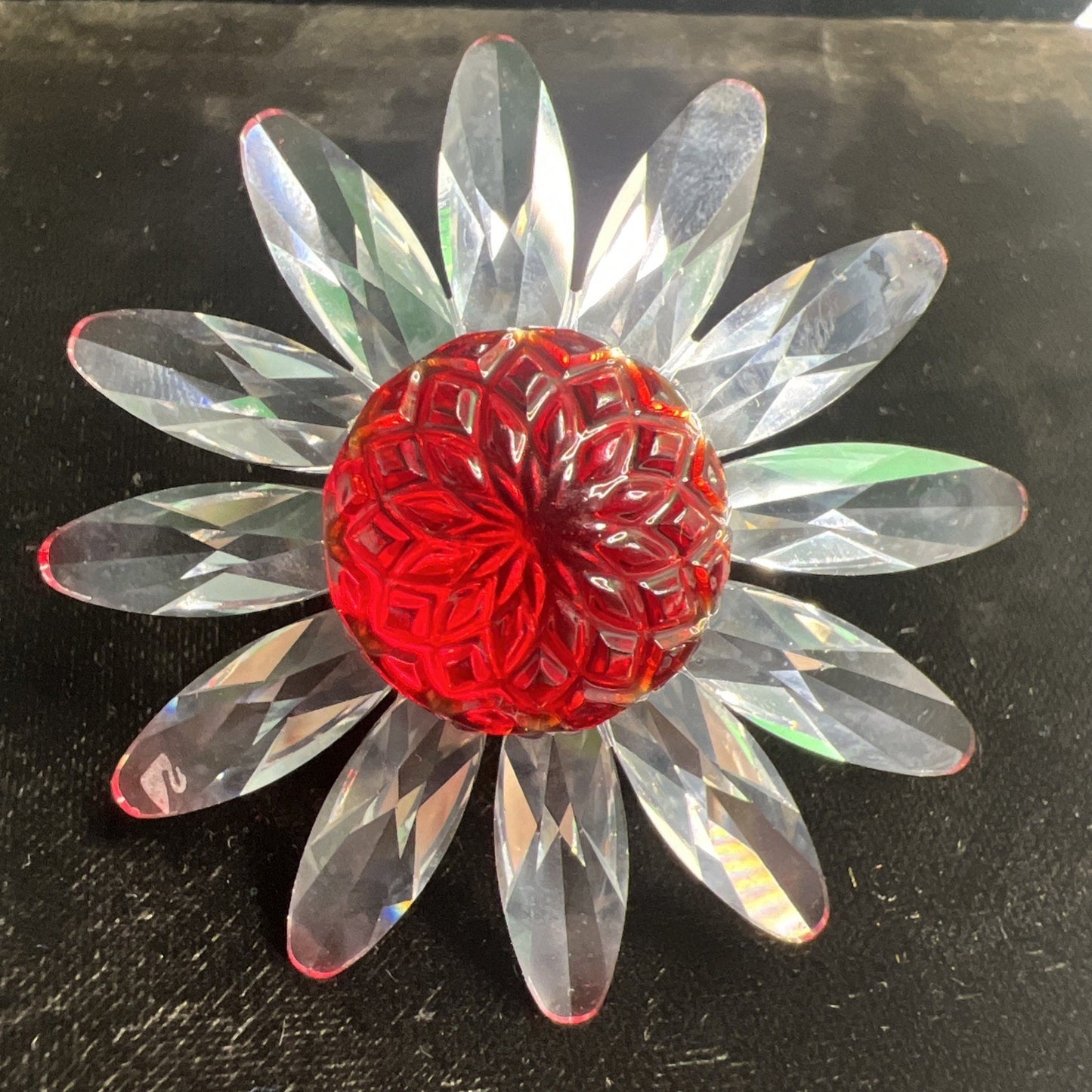 2000 Swarovski Collectors Society Crystal Daisy Red Center Austria 1 Year Gift