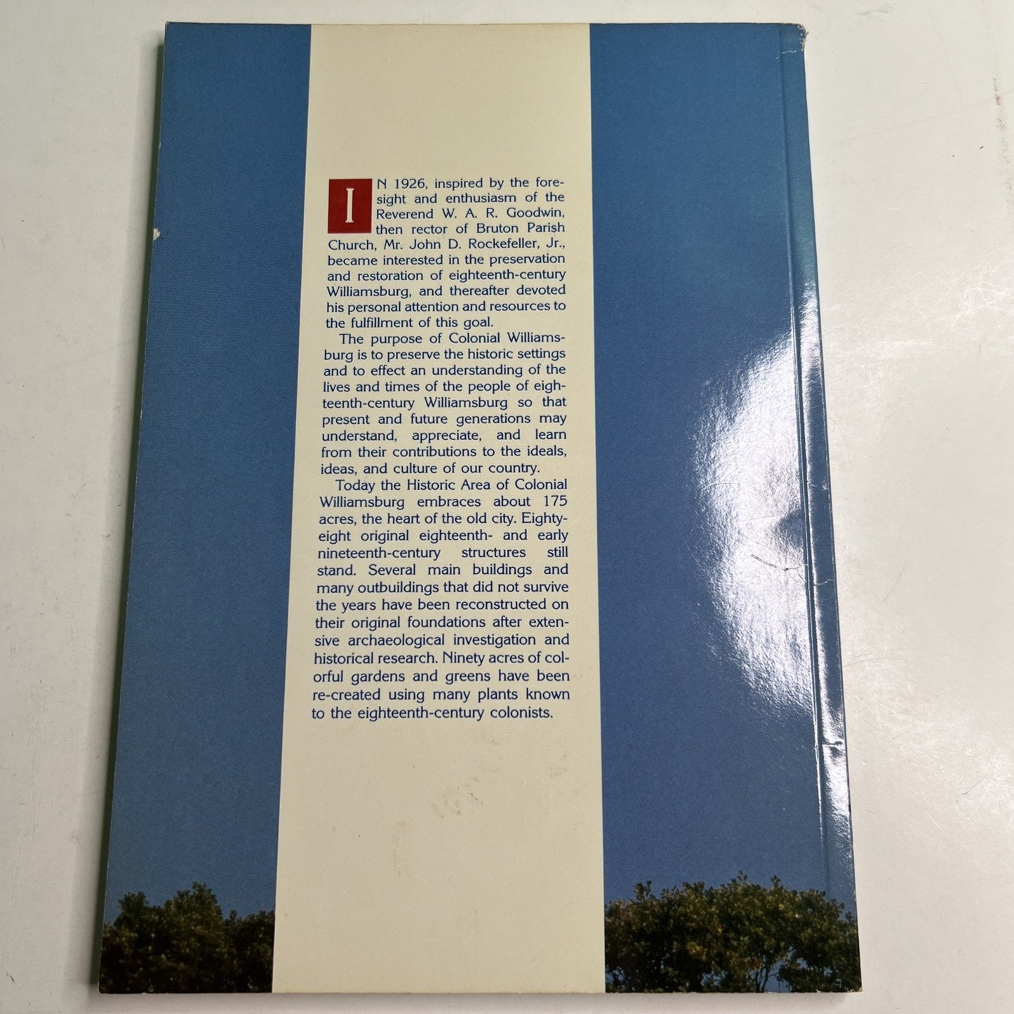 Official Guide To Colonial Williamsburg by Michael Olmert 1985/1988 PB 4th Print