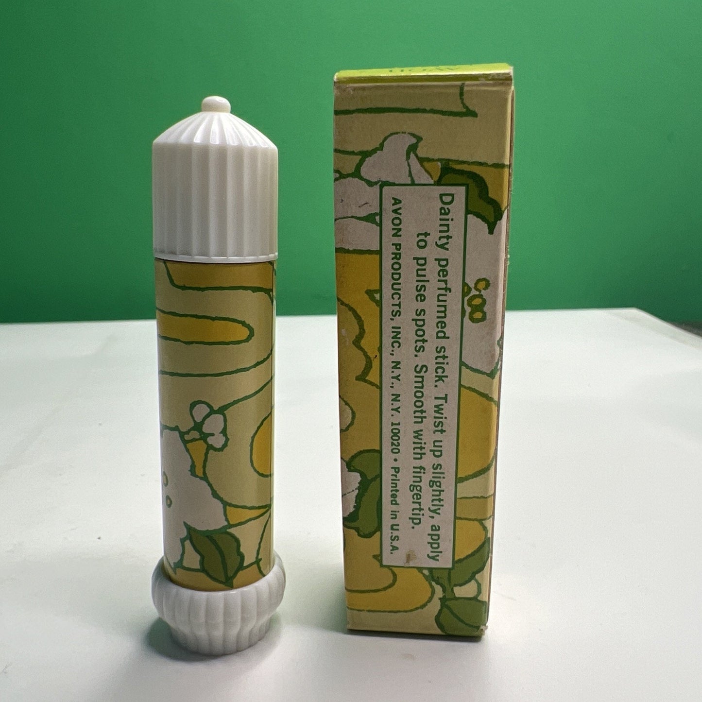 VINTAGE ’60’s AVON PERFUMED DEMISTIK Lemon Velvet Scent
