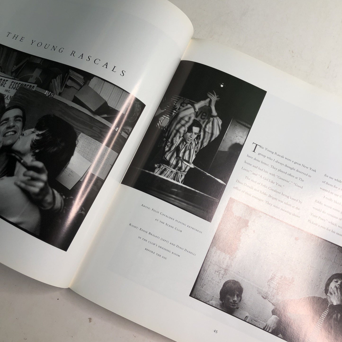 Linda McCartney’s Sixties Portrait of an Era - Paperback - 1999